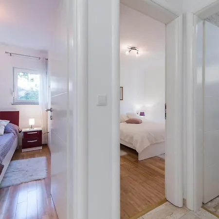 Crystal ماكارسكا