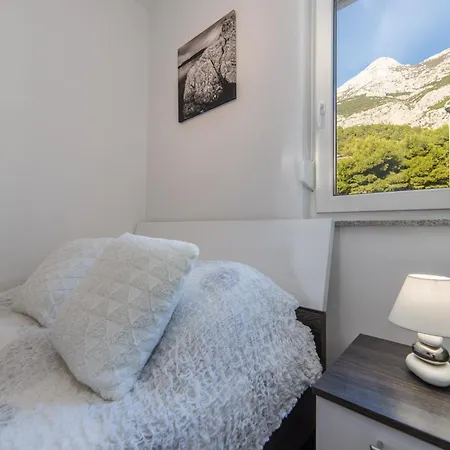 Crystal Apartment *
