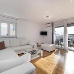 Crystal Apartment