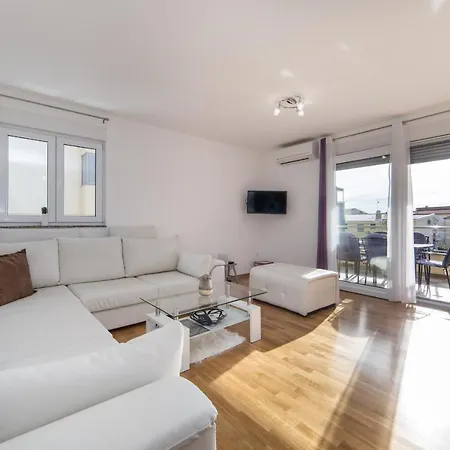 Crystal Διαμέρισμα