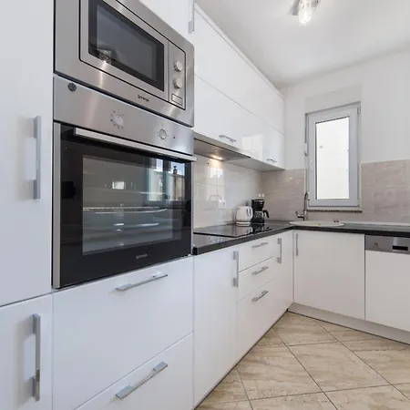 Crystal Apartment *
