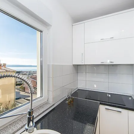 Crystal * מאקרסקה