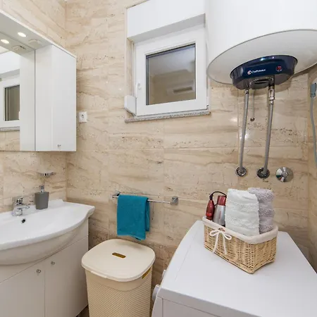 Crystal דירה מאקרסקה